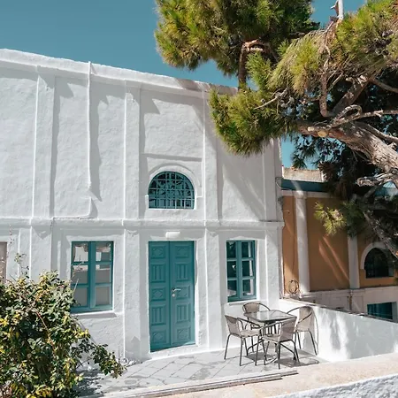 The Beauty Of * Oia (Santorini)